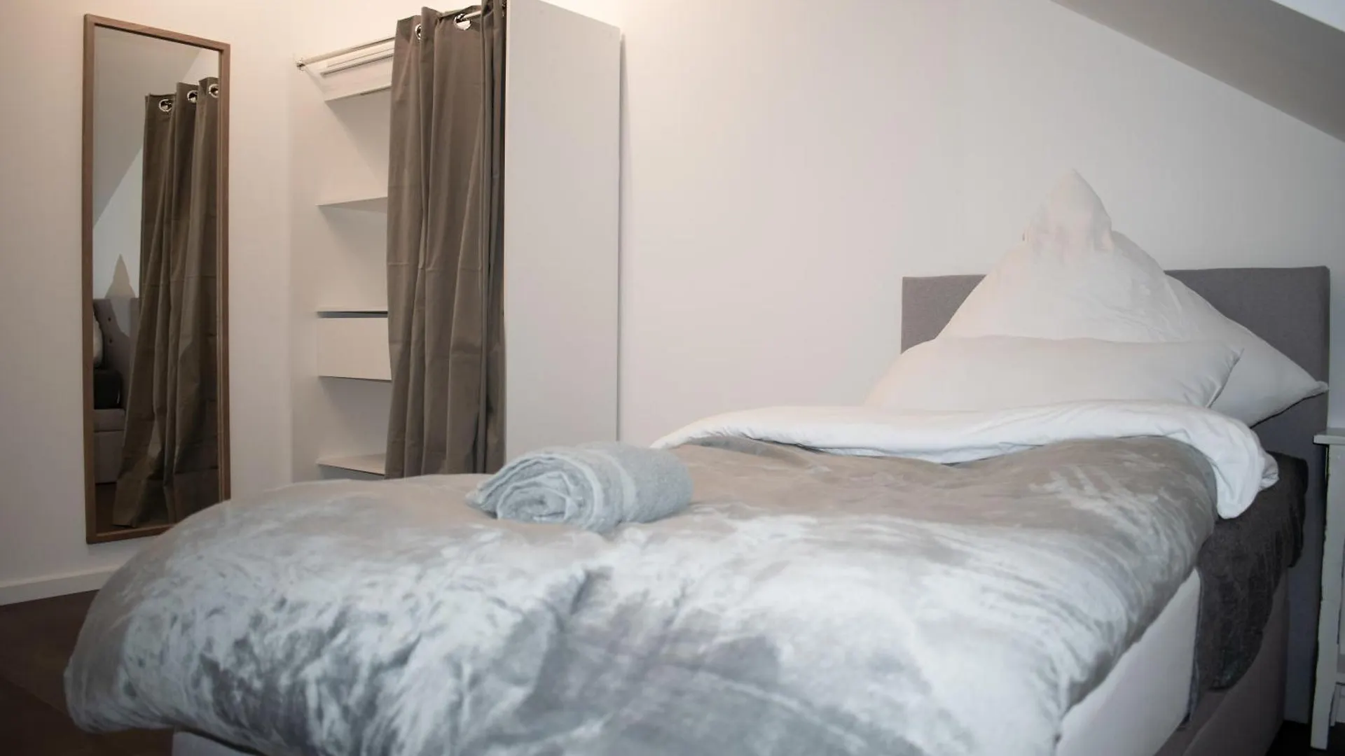 Unique Flat Appartement Düsseldorf Duitsland